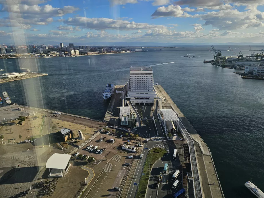 Vaizdas iš Kobės uosto bokšto