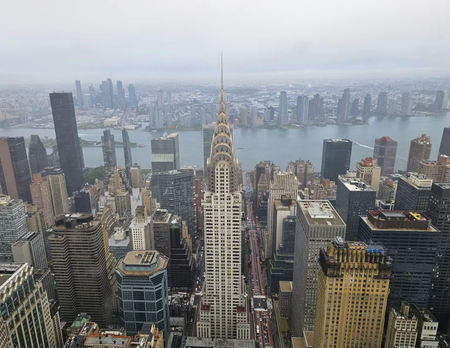 "Summit One Vanderbilt", vaizdas į "Chrysler Building