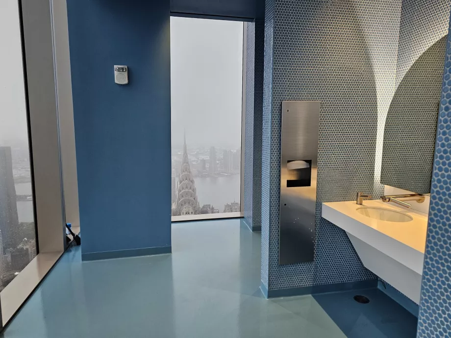 "Summit One Vanderbilt", vonios kambariai su vaizdu