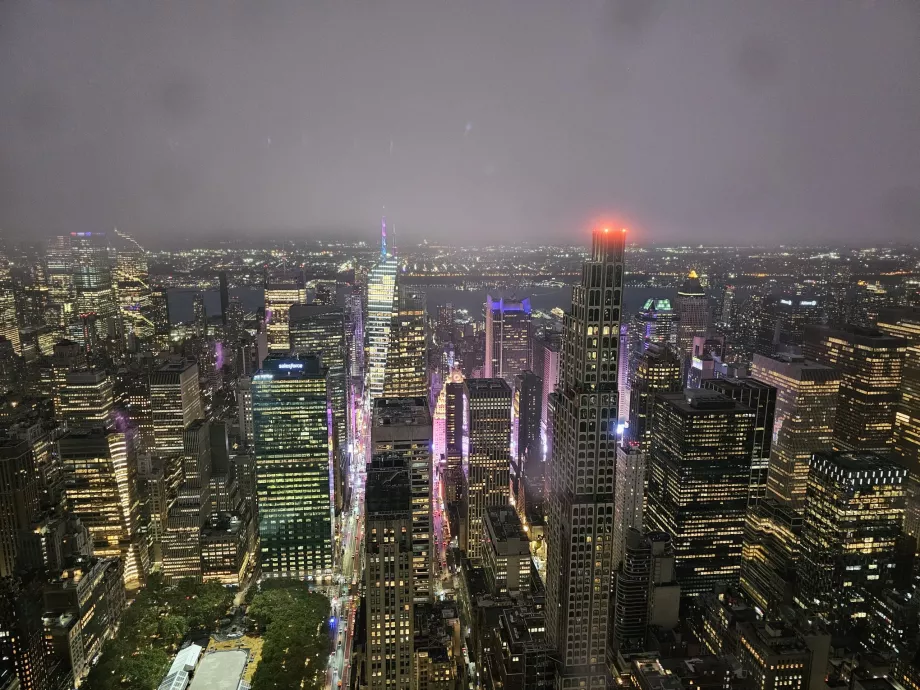 "Summit One Vanderbilt", naktinis vaizdas
