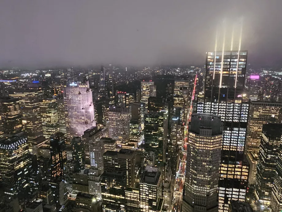 "Summit One Vanderbilt", naktinis vaizdas