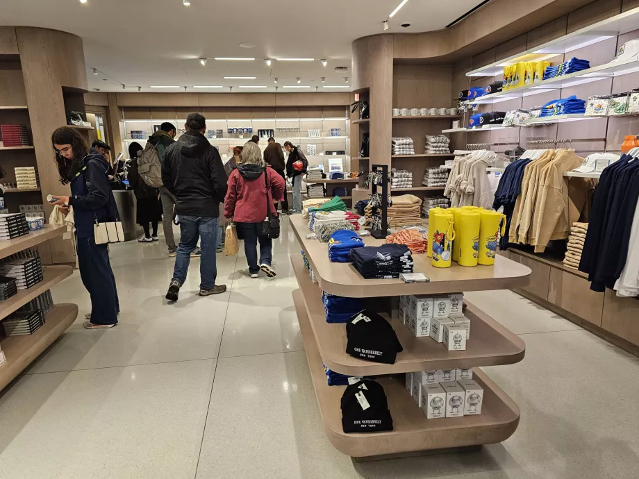 "Summit One Vanderbilt", suvenyrų parduotuvė