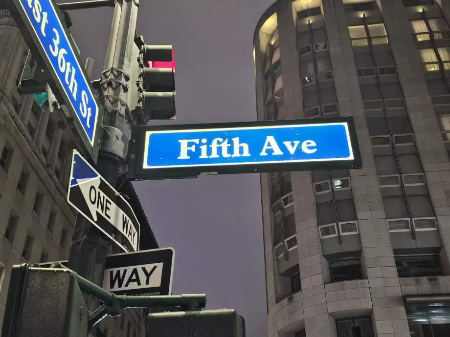 5. Avenue, prekės ženklas