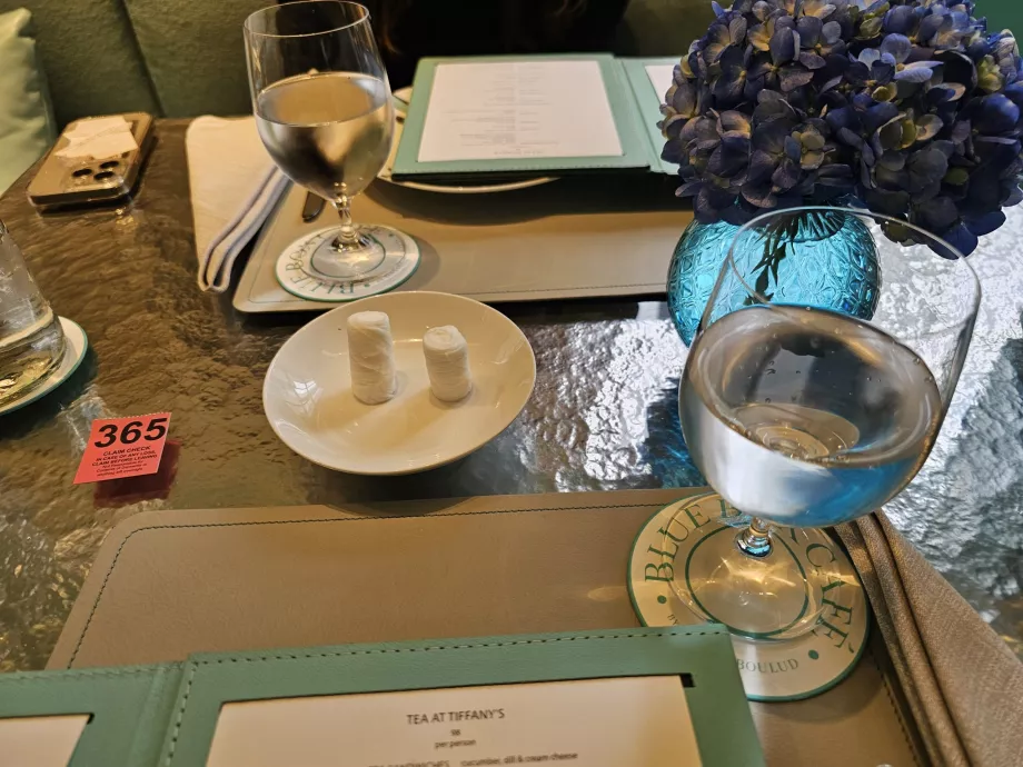 Mėlyna dėžutė, rankšluosčiai