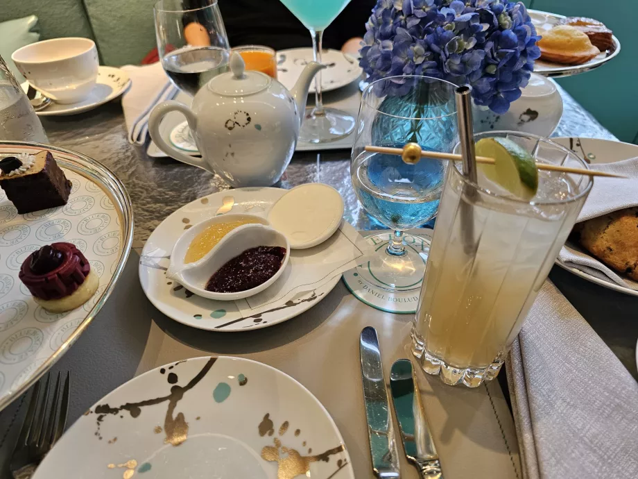 "Blue Box", marmeladas, sviestas ir kokteilis