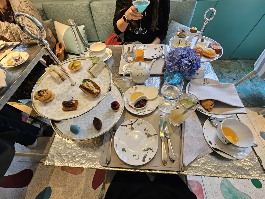 Mėlyna dėžutė, šventė