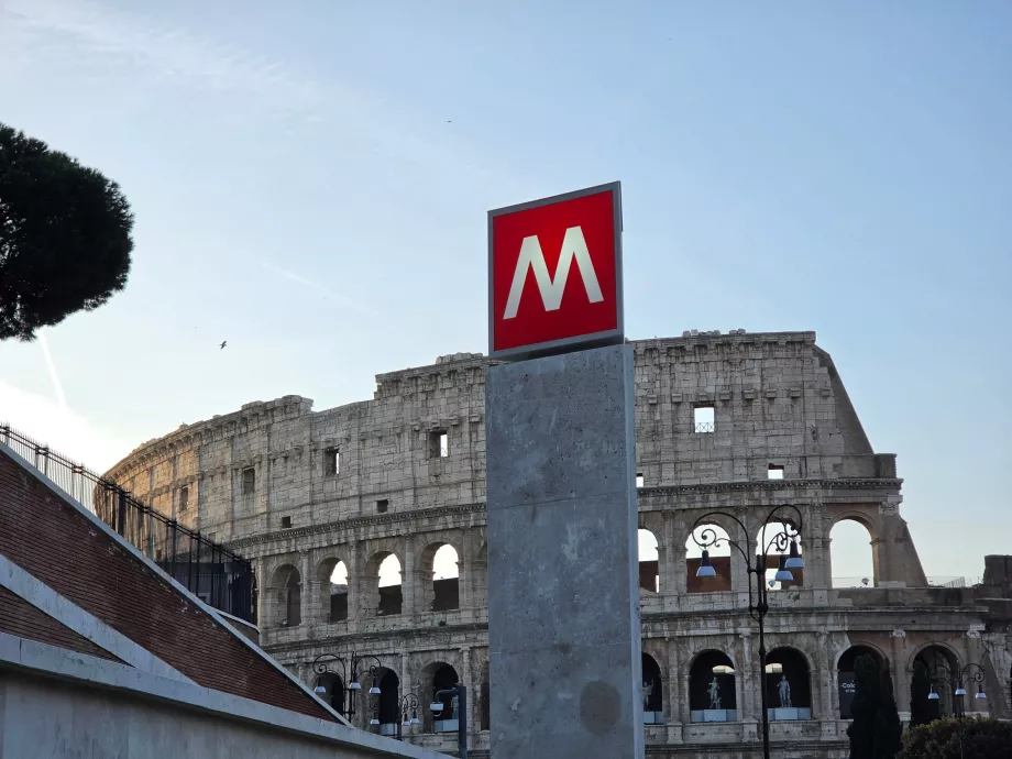 Colosseo metro stotis