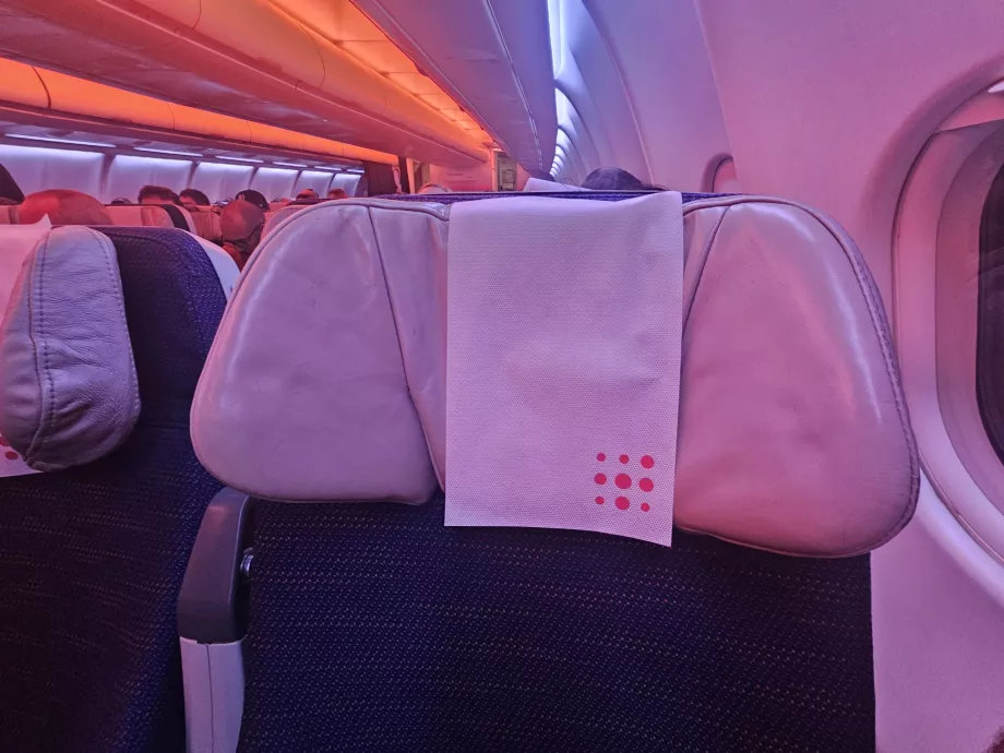 Reguliuojamas galvos atlošas