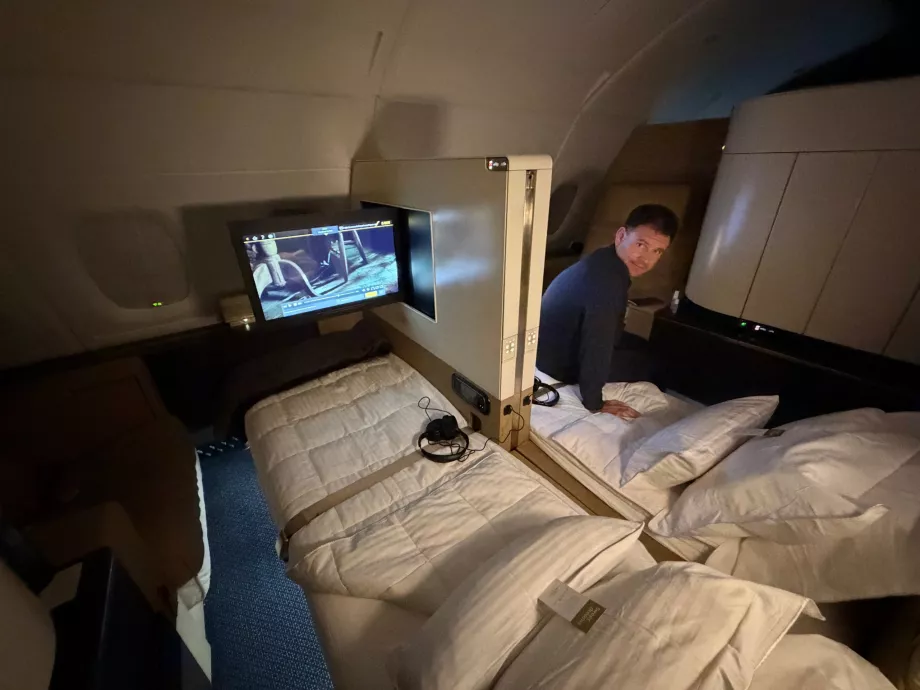 Aš ant lovos „Etihad Airways“ pirmosios klasės salone