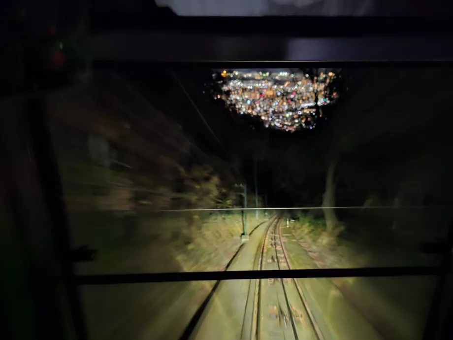 Naktinis pasivažinėjimas Maya keltuvu