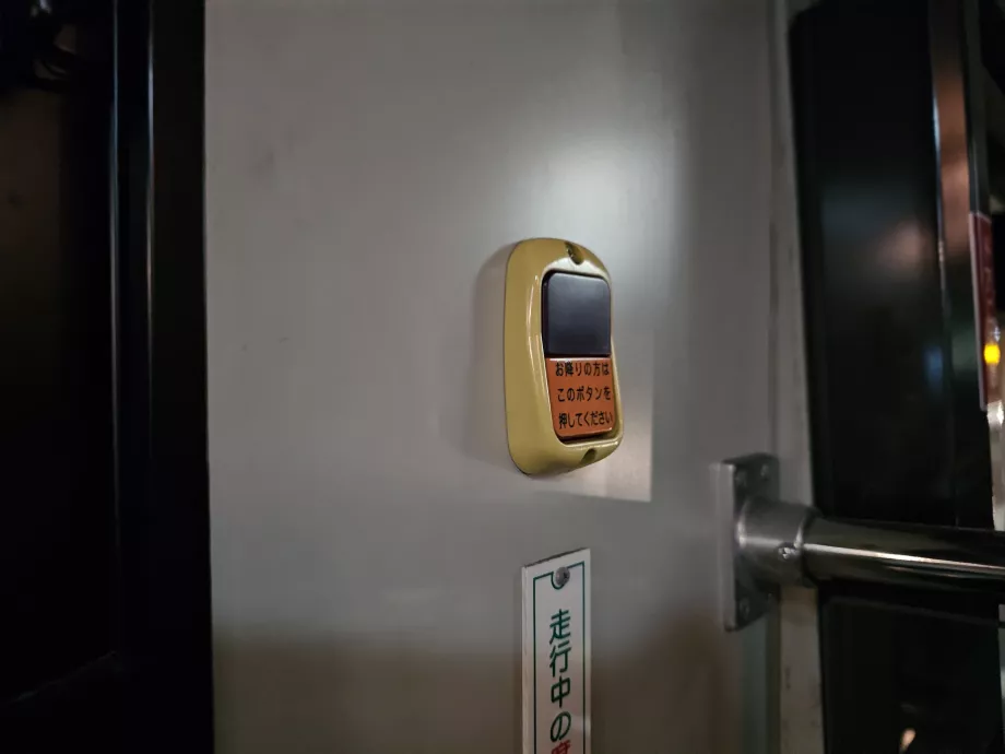 "STOP" mygtukas miesto autobusuose