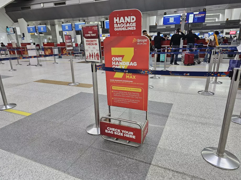 Rankinio bagažo šablonas, "Spicejet