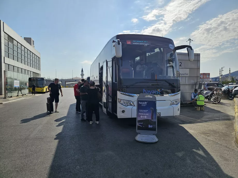Havaistas autobusu į Stambulo IST oro uostą