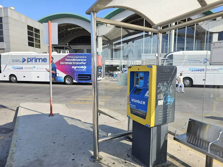 Prekybos automatas "Istanbulkart", autobusų stotelė