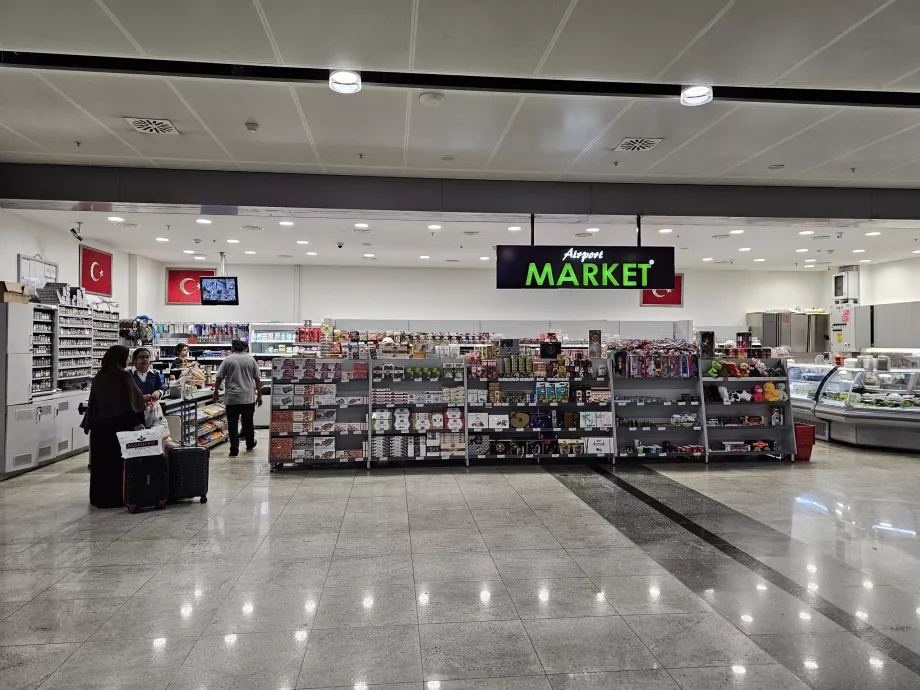 Prekybos centras atvykimo salėje