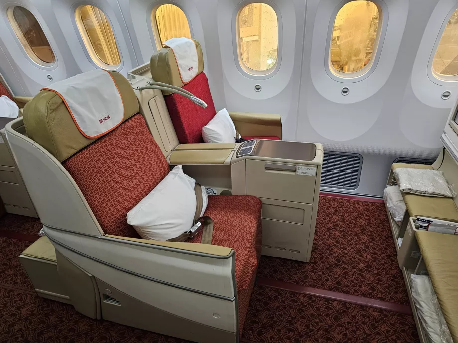 Verslo klasės sėdynės, "Boeing 787