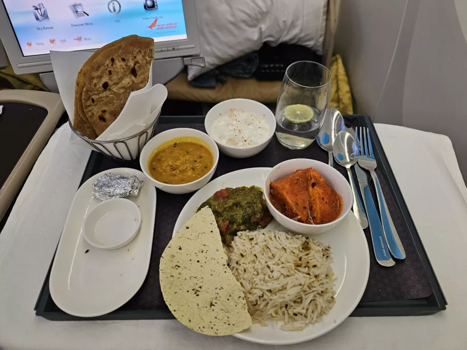 Pagrindinis patiekalas (anjeer pasanda), skrydis DEL-MXP