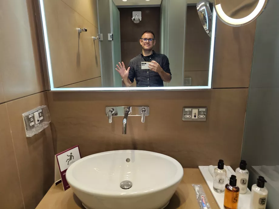 Christopher dušo kambaryje