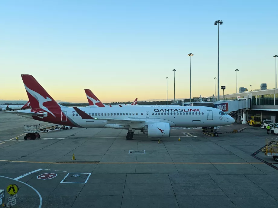 "Qantas", "Airbus A220", Melburno oro uostas